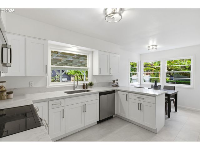 4944 Ne 37TH Ave, Portland, OR 97211