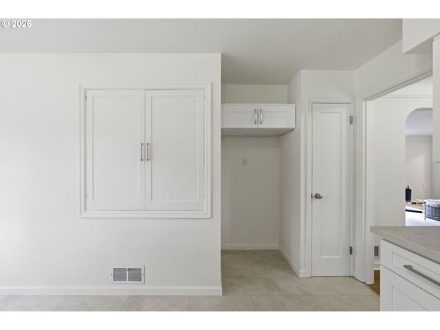 4944 Ne 37TH Ave, Portland, OR 97211