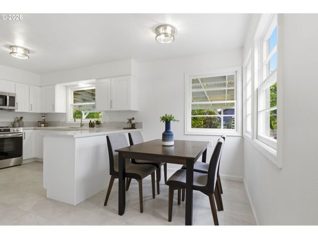 4944 Ne 37TH Ave, Portland, OR 97211