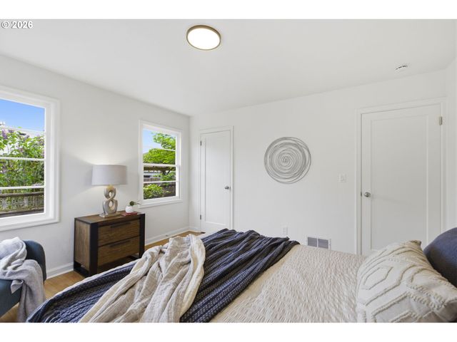 4944 Ne 37TH Ave, Portland, OR 97211