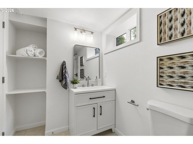 4944 Ne 37TH Ave, Portland, OR 97211