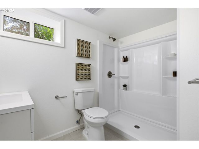 4944 Ne 37TH Ave, Portland, OR 97211