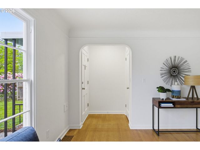 4944 Ne 37TH Ave, Portland, OR 97211