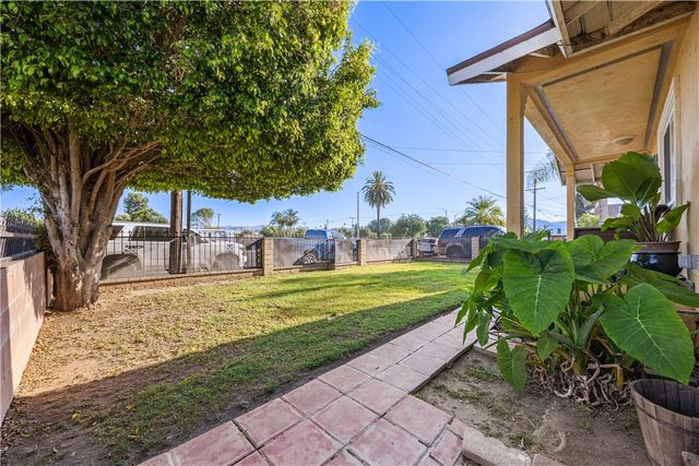 1059 W Grand Avenue, Pomona, CA 91766