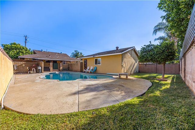 1059 W Grand Avenue, Pomona, CA 91766