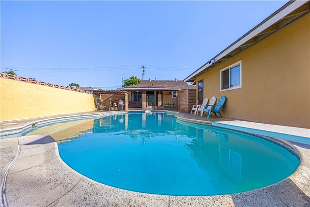 1059 W Grand Avenue, Pomona, CA 91766