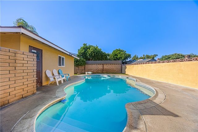 1059 W Grand Avenue, Pomona, CA 91766