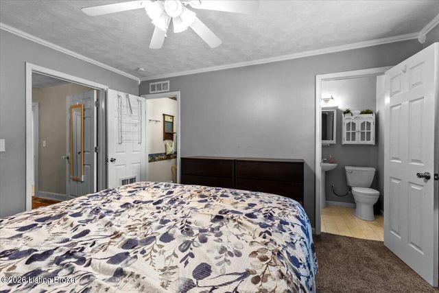 10408 La Plaza Dr, Louisville, KY 40272
