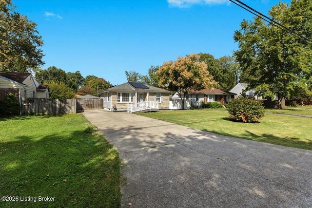 10408 La Plaza Dr, Louisville, KY 40272