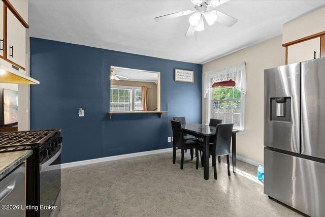 10408 La Plaza Dr, Louisville, KY 40272