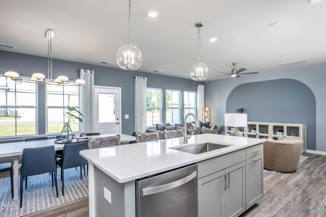 281 Ravenscraig Park Place, Raleigh, NC 27603