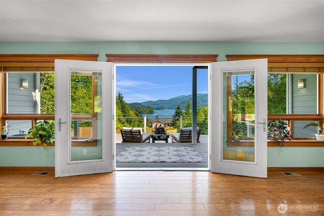 910 Iowa Heights Road, Sedro Woolley, WA 98284