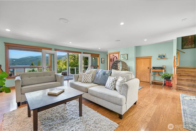 910 Iowa Heights Road, Sedro Woolley, WA 98284