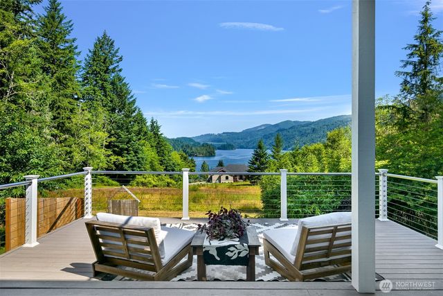 910 Iowa Heights Road, Sedro Woolley, WA 98284