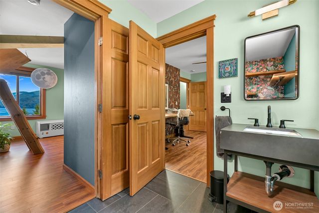 910 Iowa Heights Road, Sedro Woolley, WA 98284