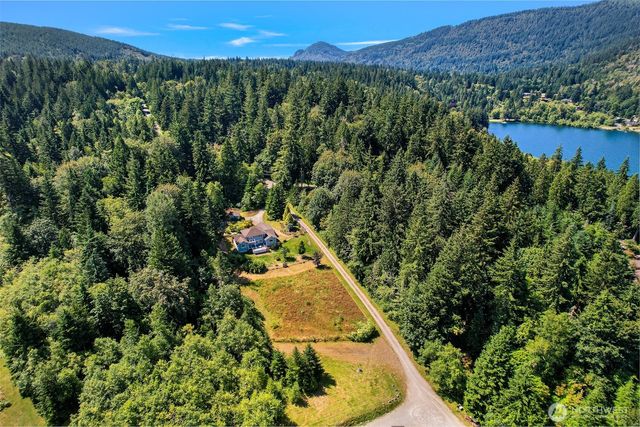 910 Iowa Heights Road, Sedro Woolley, WA 98284