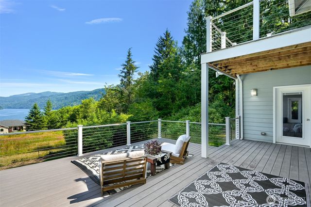 910 Iowa Heights Road, Sedro Woolley, WA 98284