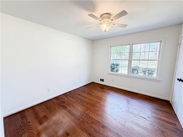 174 Lovelace Lane, Ball Ground, GA 30107