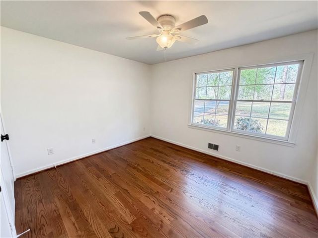 174 Lovelace Lane, Ball Ground, GA 30107