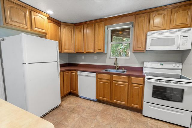 30 E 8TH STREET, Frostproof, FL 33843