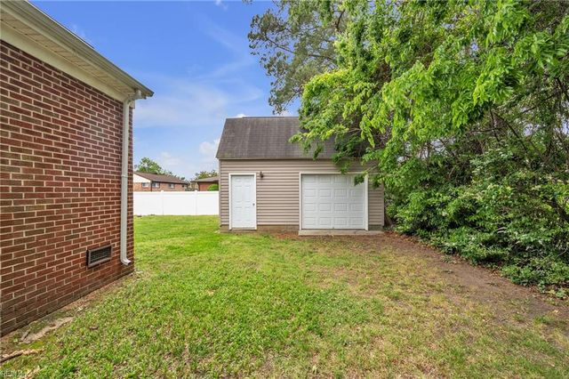 409 Shoreline DR, Hampton, VA 23669