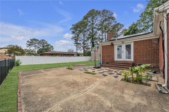 409 Shoreline DR, Hampton, VA 23669