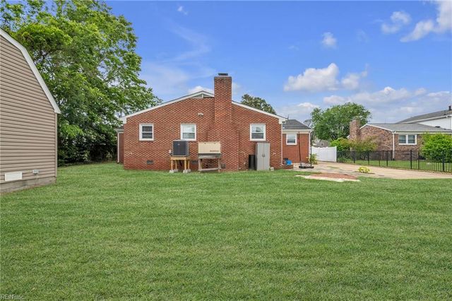 409 Shoreline DR, Hampton, VA 23669
