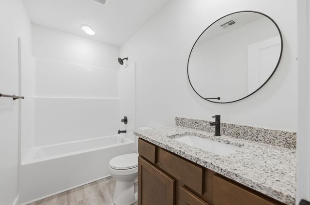 602 Briarbrook Ln, Park City, KS 67147