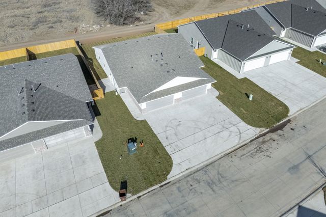 602 Briarbrook Ln, Park City, KS 67147