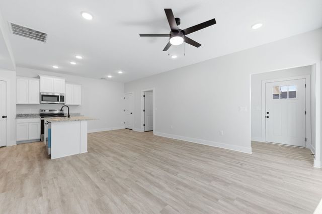 602 Briarbrook Ln, Park City, KS 67147