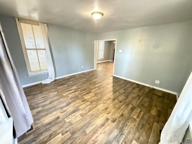 1029 NW Jackson ST, Topeka, KS 66608