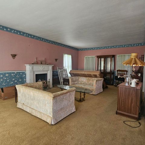 565 W Hartel St., Sour Lake, TX 77659