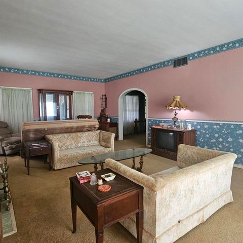 565 W Hartel St., Sour Lake, TX 77659