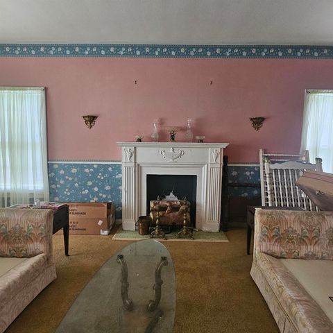 565 W Hartel St., Sour Lake, TX 77659