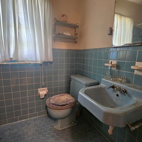 565 W Hartel St., Sour Lake, TX 77659