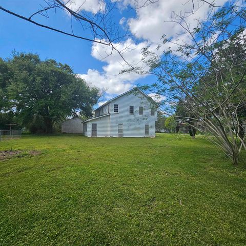 565 W Hartel St., Sour Lake, TX 77659