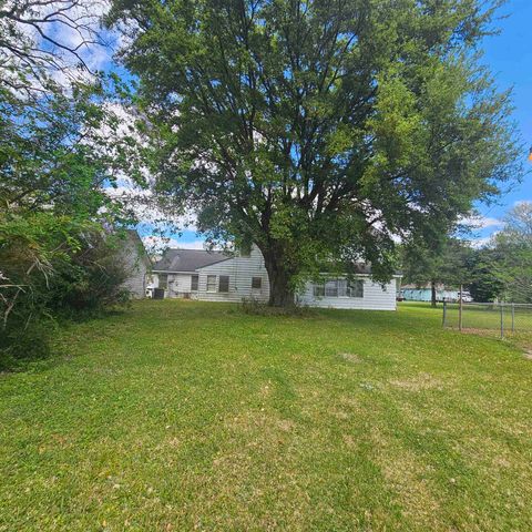 565 W Hartel St., Sour Lake, TX 77659