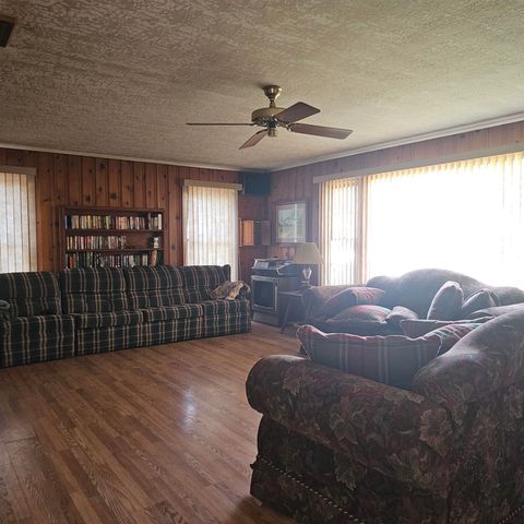 565 W Hartel St., Sour Lake, TX 77659