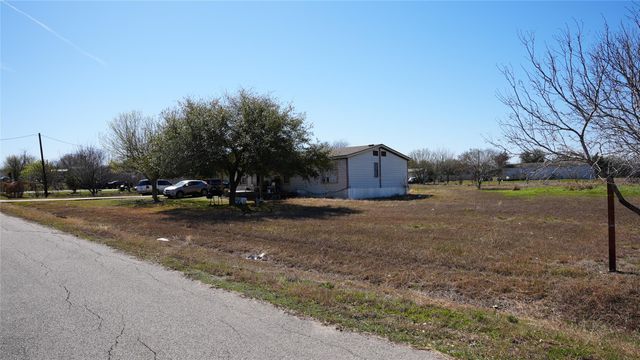 7113 Maverick CT, Buda, TX 78610