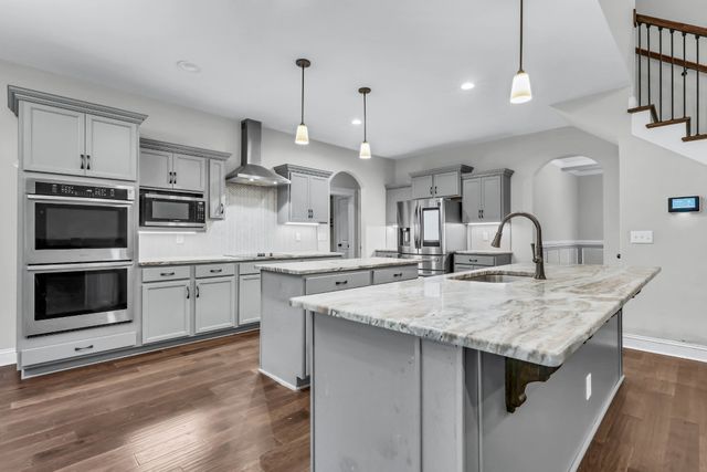 1689 Double R Blvd, Clarksville, TN 37042