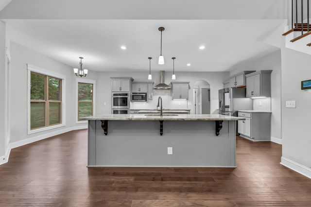 1689 Double R Blvd, Clarksville, TN 37042