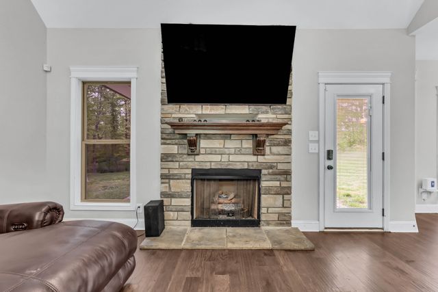 1689 Double R Blvd, Clarksville, TN 37042