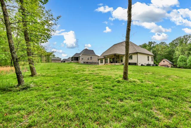 1689 Double R Blvd, Clarksville, TN 37042