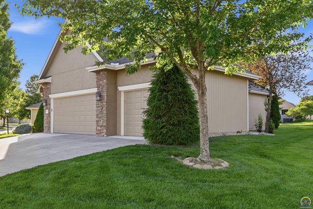 2746 SW Blue Stem DR, Topeka, KS 66614