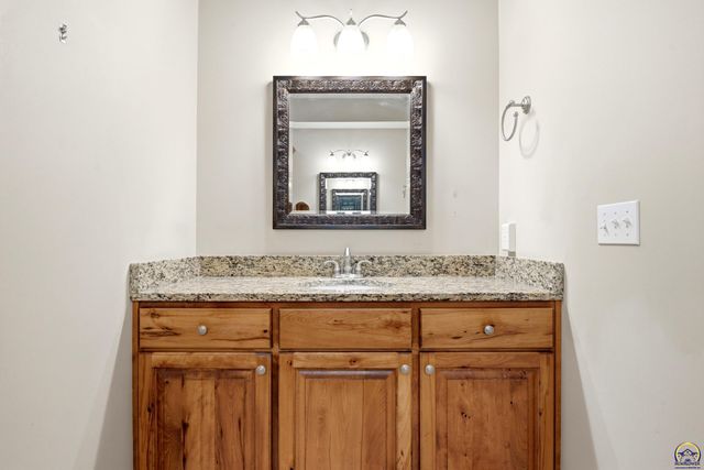 2746 SW Blue Stem DR, Topeka, KS 66614