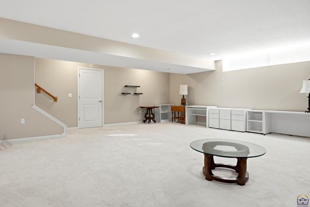 2746 SW Blue Stem DR, Topeka, KS 66614
