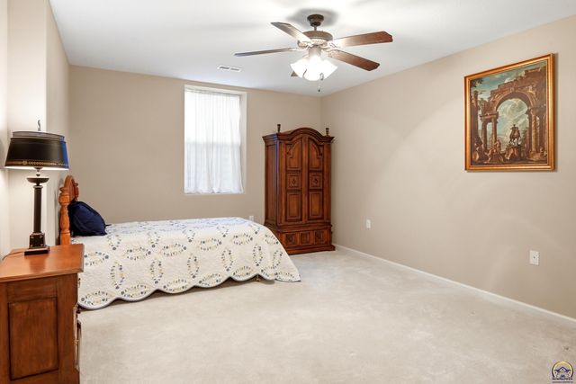 2746 SW Blue Stem DR, Topeka, KS 66614