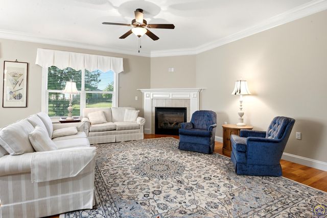 2746 SW Blue Stem DR, Topeka, KS 66614
