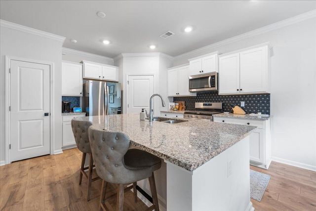 402 Oak View Way, Summerville, SC 29483