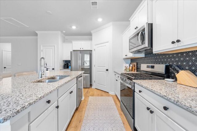 402 Oak View Way, Summerville, SC 29483